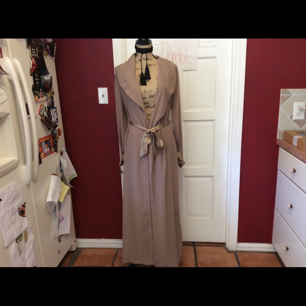 💜5 ⭐️ rated💜Taupe Kimono 💜 - Picture 4 of 7
